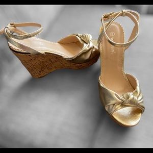 Step-out elegantly and confidently. Like new!